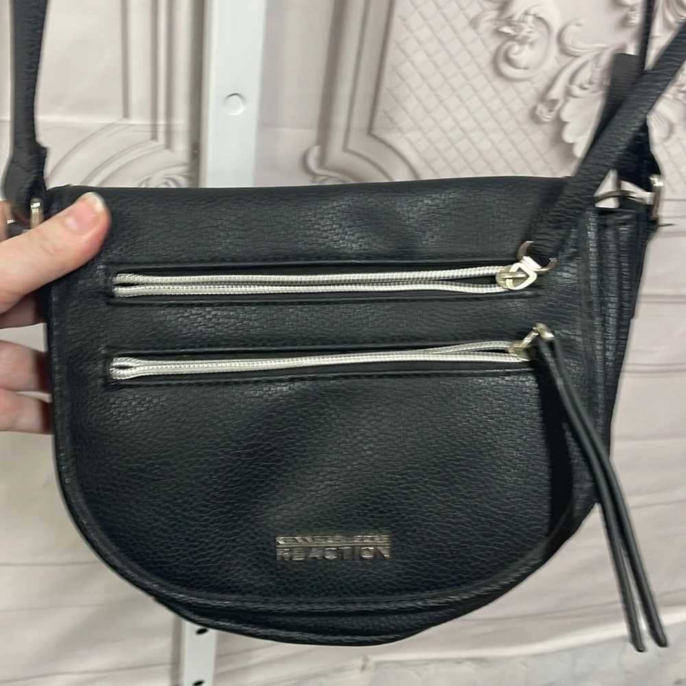 Kenneth Cole Reaction black crossbody handbag purse - Picture 2 of 5